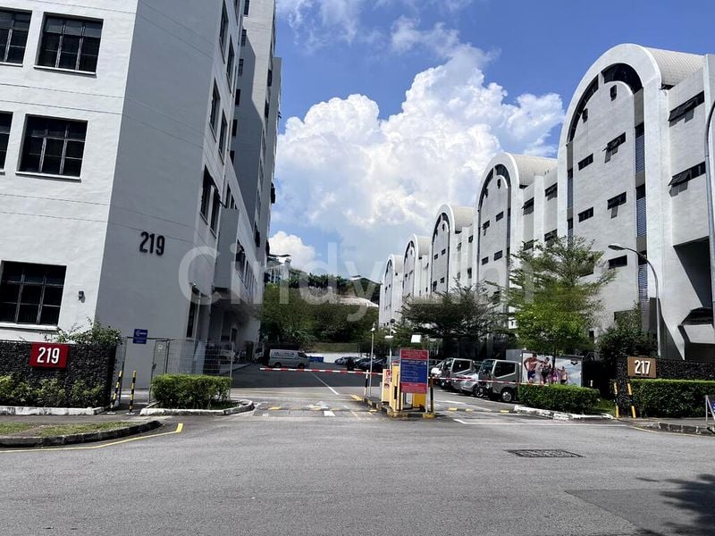 Light Industrial (B1) for Rent: Henderson Industrial Park - Image 7