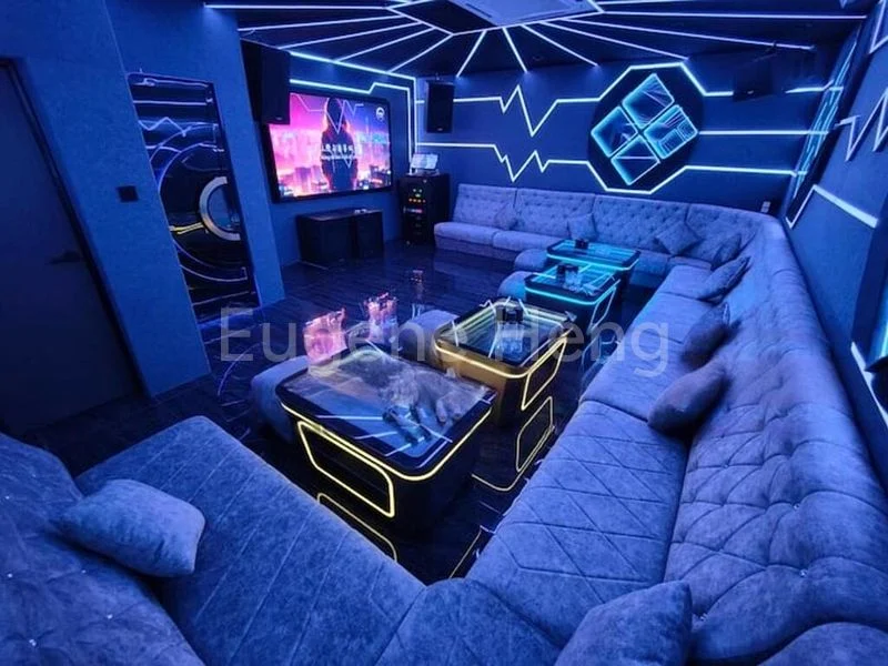 Food & Beverage for Rent: Large Nightclub Flower Joint for Takeover - Image 2