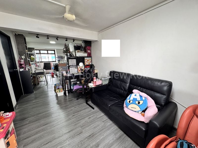 3 Room (3I) HDB for Sale in 77 Lorong Limau - Image 1