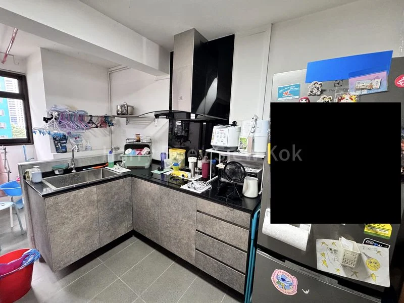 3 Room (3I) HDB for Sale in 77 Lorong Limau - Image 2
