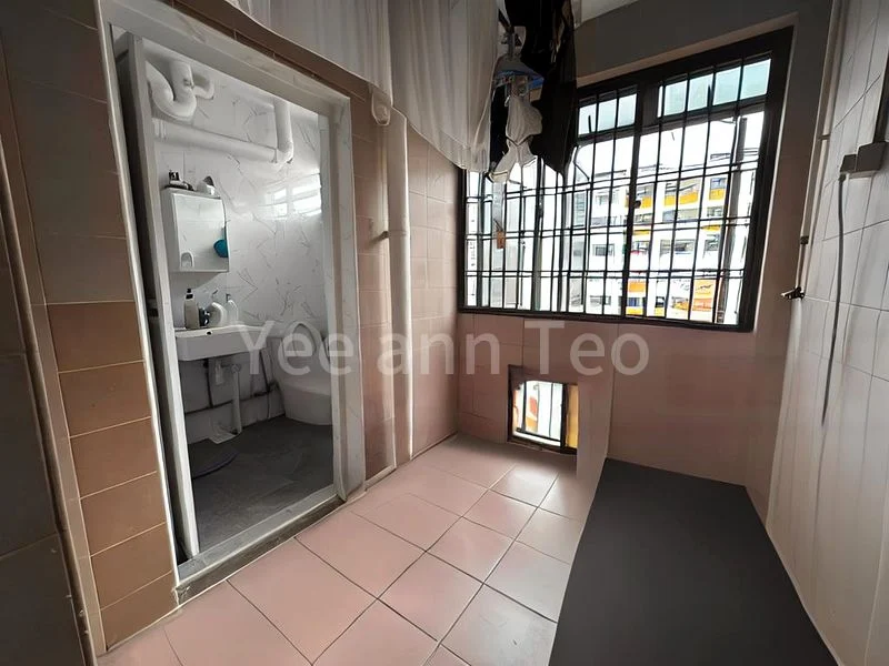 5 Room (5I) HDB for Rent in  738 Jurong West Street 75 - Image 6