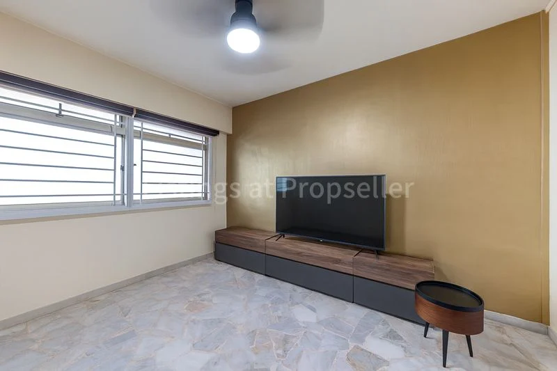 5 Room (5I) HDB for Sale in 557 Pasir Ris Street 51 - Image 2