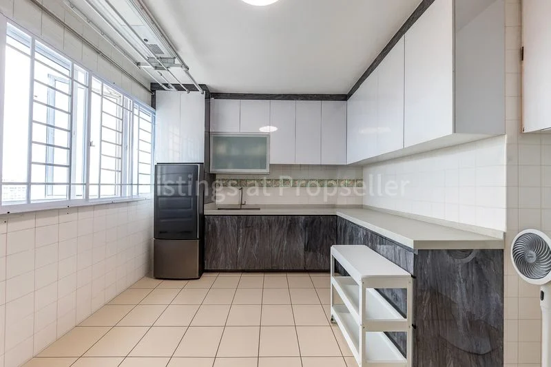 5 Room (5I) HDB for Sale in 557 Pasir Ris Street 51 - Image 4