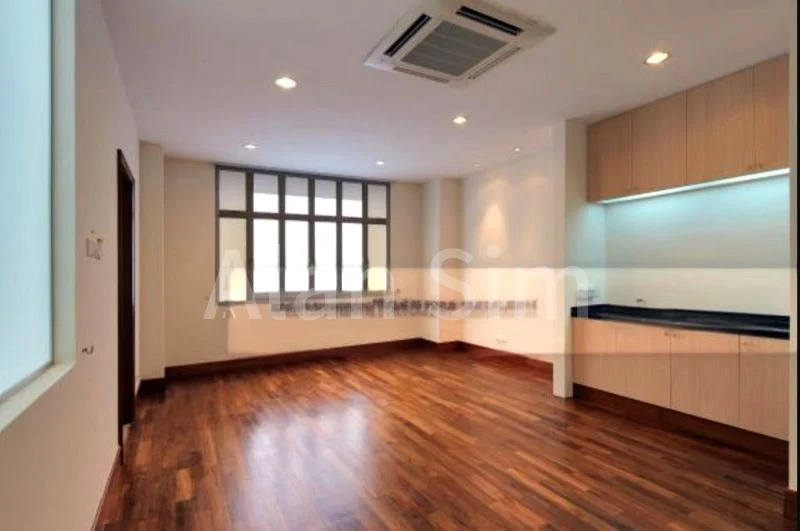 6 Bed Bungalow (Landed) for Rent in  Villas Holland - Image 1