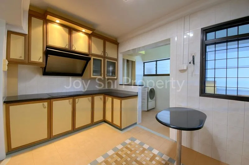 Executive HDB for Sale in  226C Compassvale Walk - Image 1