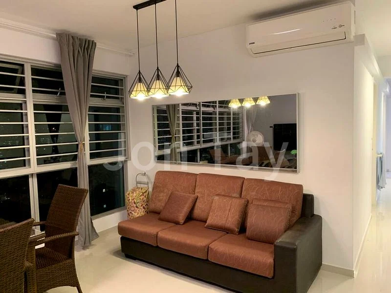 5 Room (5I) HDB for Rent in  440C Clementi Avenue 3 - Image 2