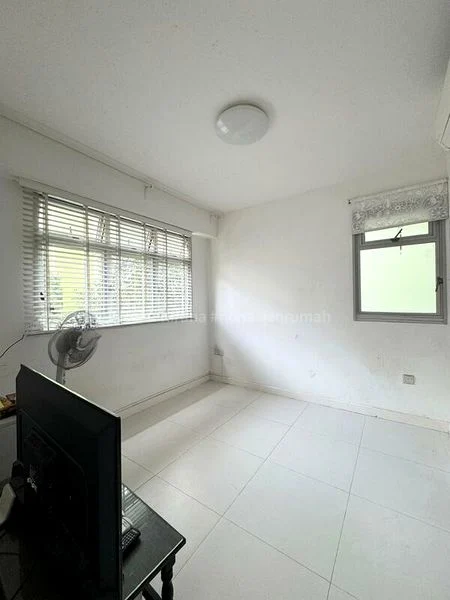 2 Room (2A) HDB for Sale in  522A Tampines Central 7 - Image 5
