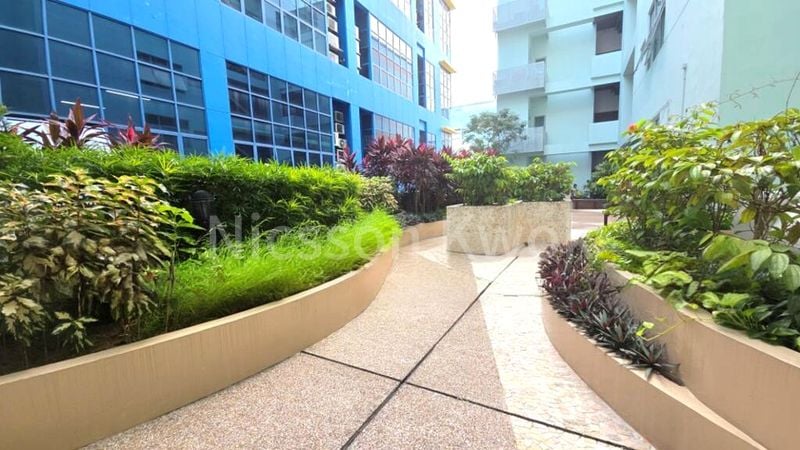 Office for Rent: Prestige Centre - Image 2