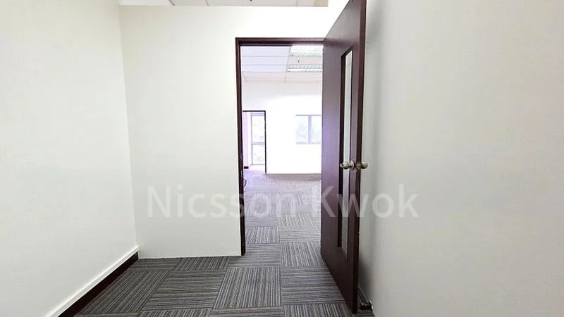 Office for Rent: Prestige Centre - Image 6