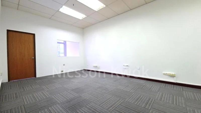 Office for Rent: Prestige Centre - Image 13