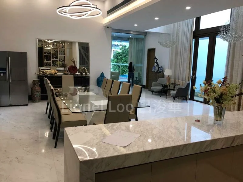 6 Bed Bungalow (Landed) for Sale in Cove Drive - Image 2