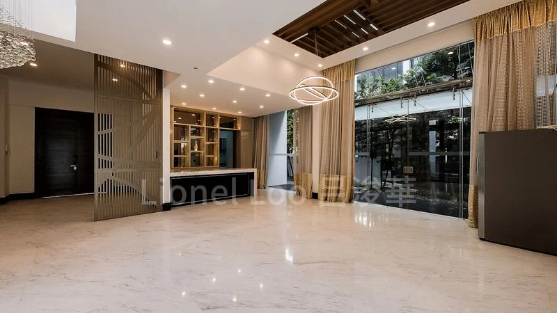 6 Bed Bungalow (Landed) for Sale in Cove Drive - Image 1