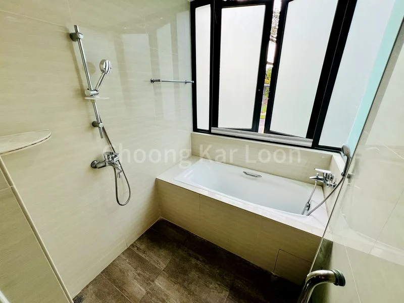 4 Bed Condo for Sale in  ESPA - Image 8