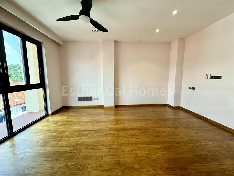 4 Bed Terraced House (Landed) for Rent in  Heeton Park - Image 4