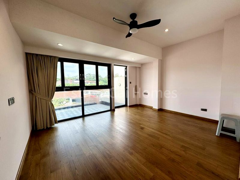 4 Bed Terraced House (Landed) for Rent in  Heeton Park - Image 8