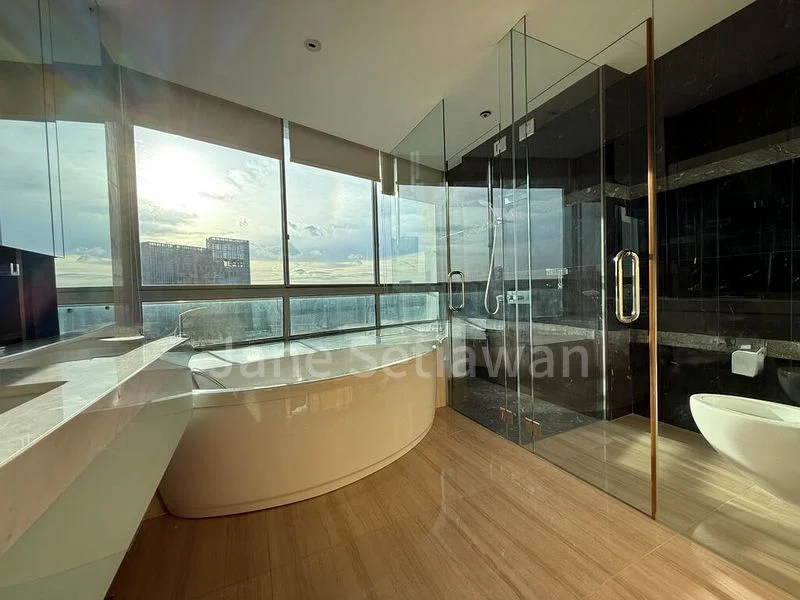 4 Bed Condo for Rent in  Grange Infinite - Image 2
