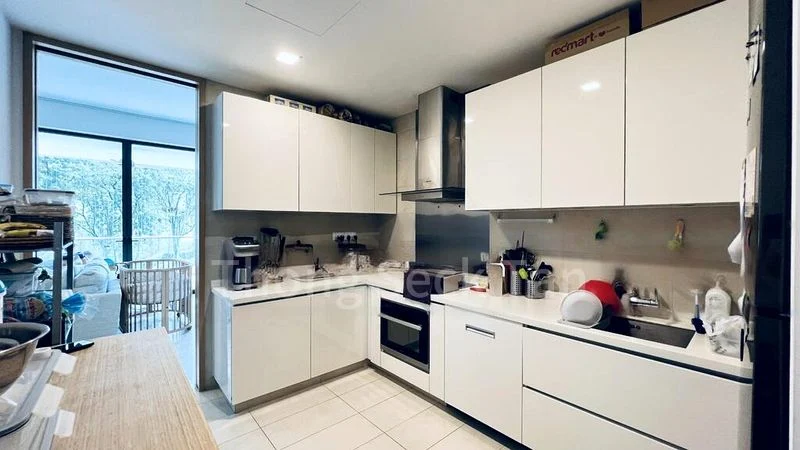 3 Bed Condo for Rent in  Parvis - Image 9