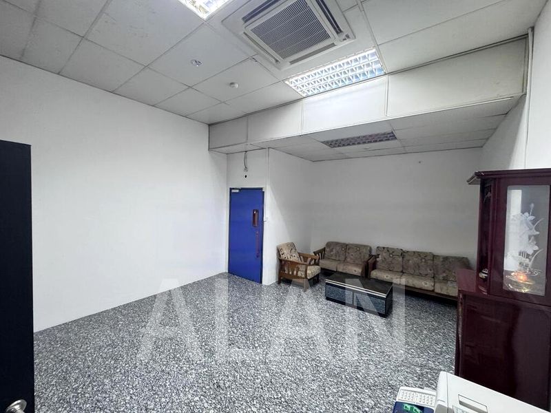 Factory / Workshop (B2) for Rent: Northland Industrial Building - Image 2