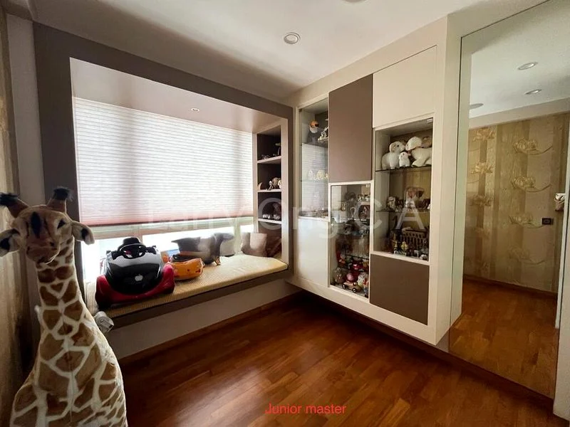 4 Bed Condo for Sale in  Flamingo Valley - Image 5