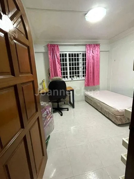 Common Room (HDB) for Rent in  525 Bukit Batok Street 52 - Image 4