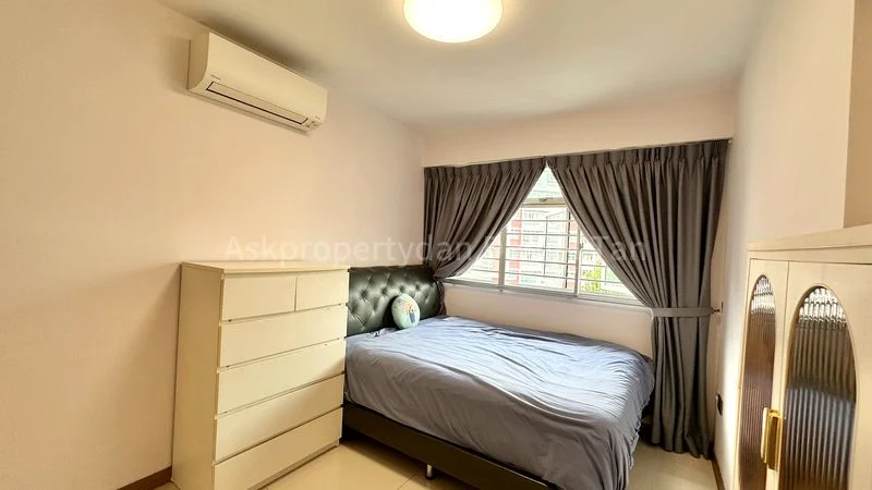 5 Room (5I) HDB for Sale in  439B Bukit Batok West Avenue 8 - Image 2