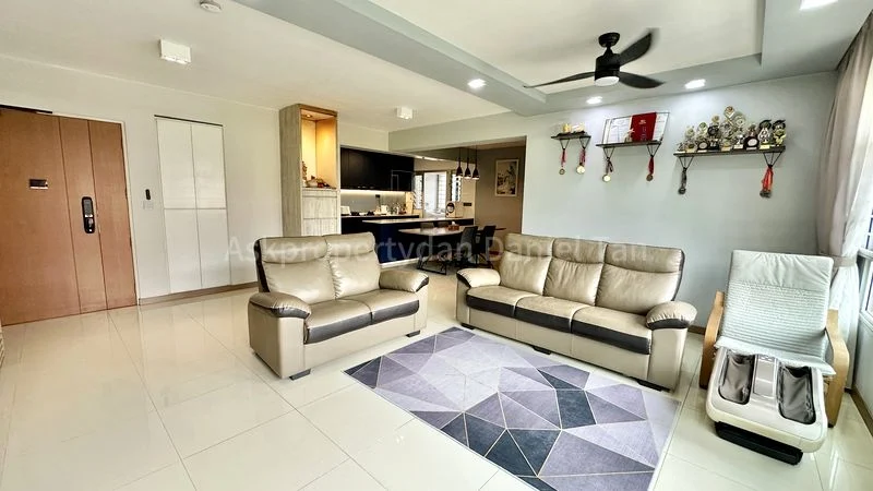 5 Room (5I) HDB for Sale in  439B Bukit Batok West Avenue 8 - Image 1