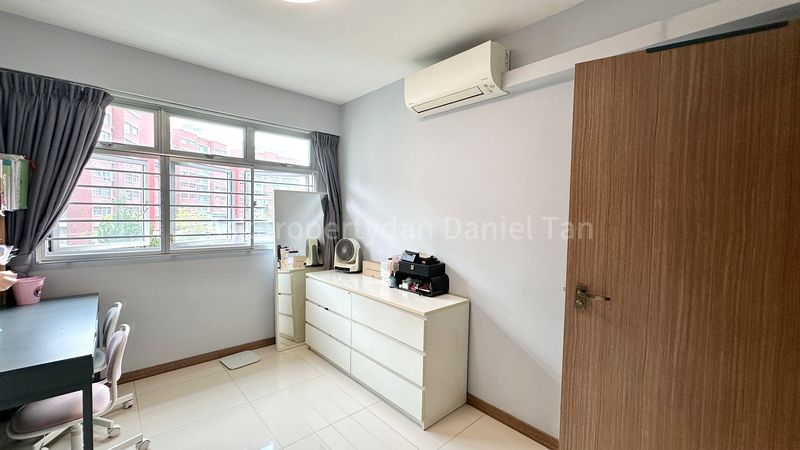 5 Room (5I) HDB for Sale in  439B Bukit Batok West Avenue 8 - Image 8