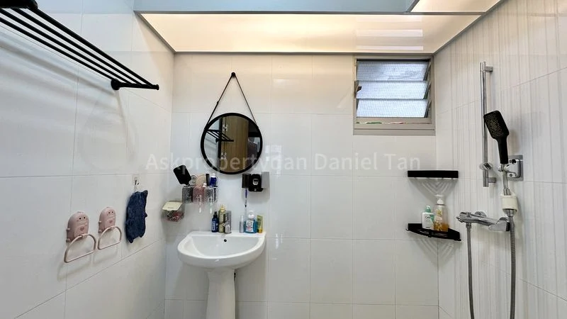 5 Room (5I) HDB for Sale in  439B Bukit Batok West Avenue 8 - Image 3