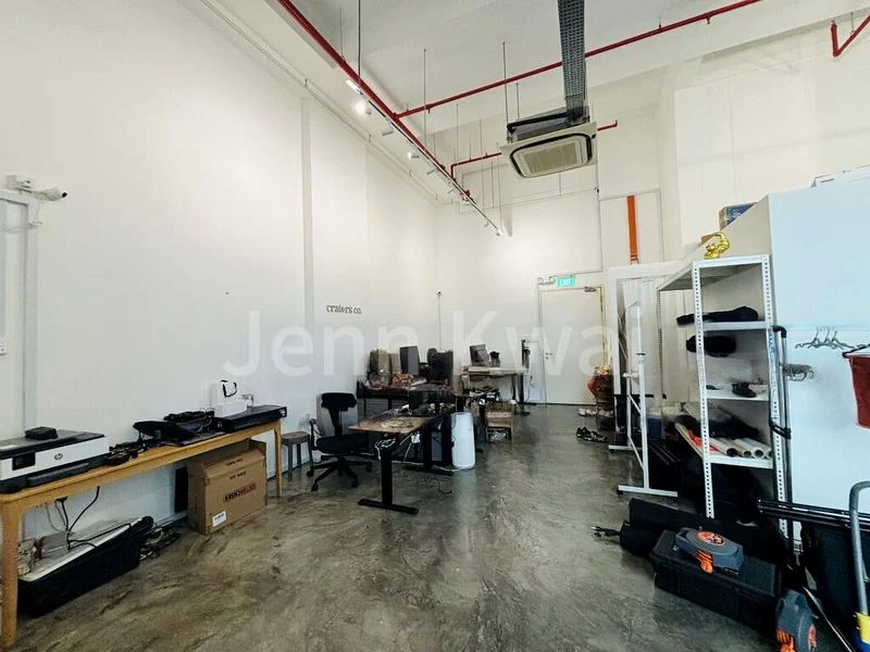 Light Industrial (B1) for Rent: Central-Link - Image 3