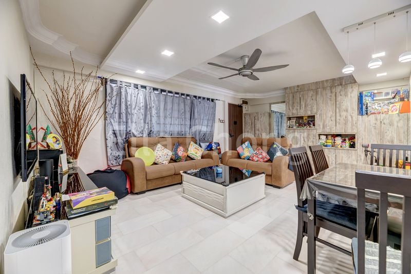 4 Room (4NG) HDB for Sale in  214 Yishun Street 21 - Image 1