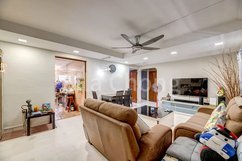 4 Room (4NG) HDB for Sale in  214 Yishun Street 21 - Image 2