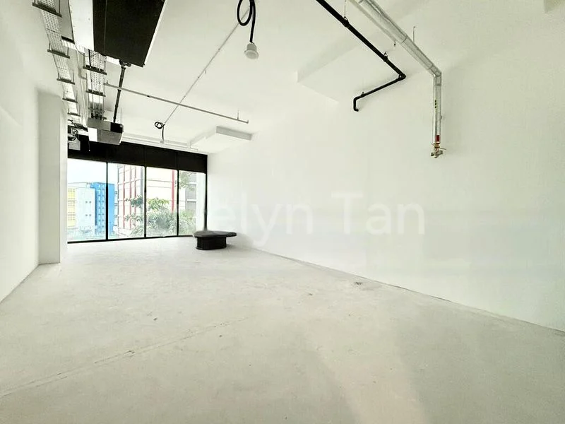 Other Retail for Rent: Parc Komo - Image 1