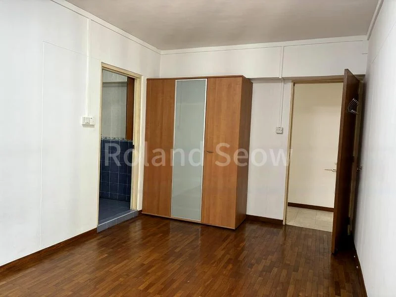 5 Room (5I) HDB for Rent in  194 Rivervale Drive - Image 3