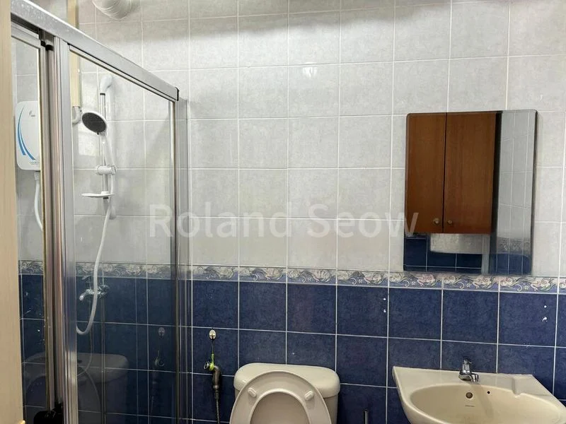 5 Room (5I) HDB for Rent in  194 Rivervale Drive - Image 4