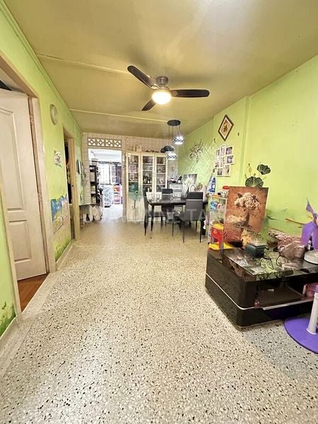 3 Room (3I) HDB for Sale in  86 Redhill Close - Image 2