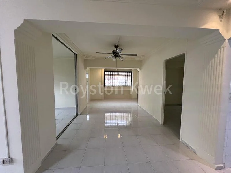 5 Room (5I) HDB for Rent in  316 Tampines Street 33 - Image 1