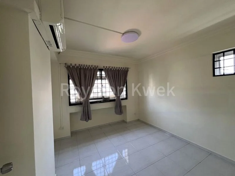 5 Room (5I) HDB for Rent in  316 Tampines Street 33 - Image 18