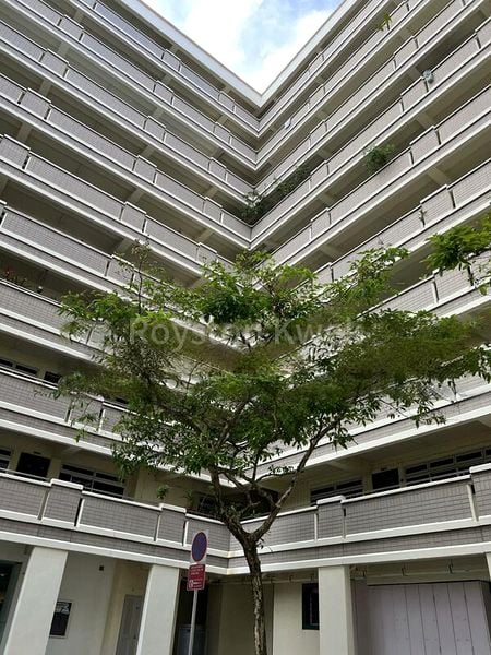 5 Room (5I) HDB for Rent in  316 Tampines Street 33 - Image 6