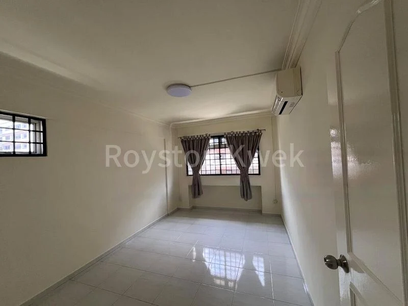 5 Room (5I) HDB for Rent in  316 Tampines Street 33 - Image 17