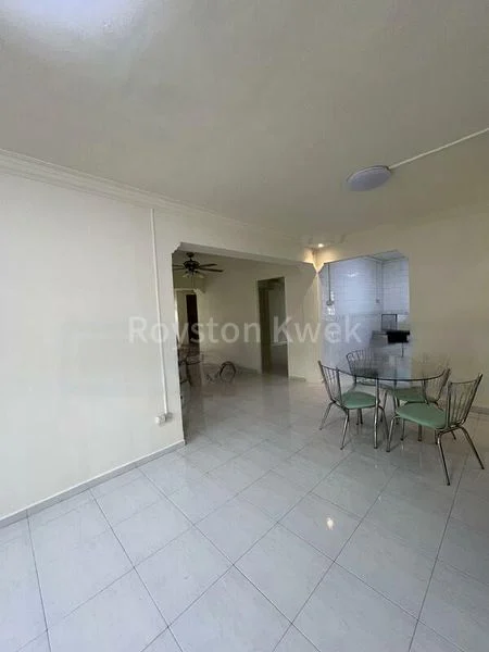 5 Room (5I) HDB for Rent in  316 Tampines Street 33 - Image 9