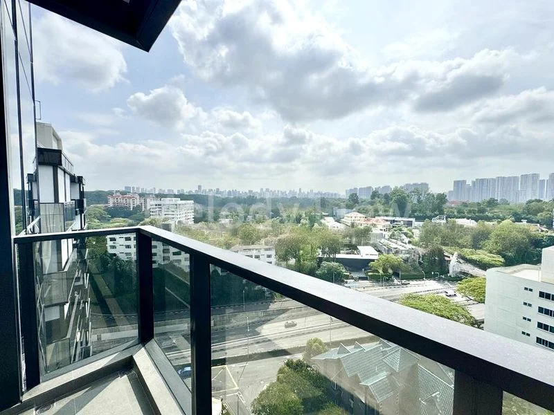 3 Bed Condo for Rent in  Hyll on Holland - Image 4