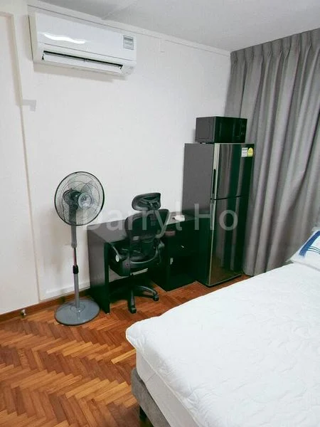 Common Room (HDB) for Rent in  506 Hougang Avenue 8 - Image 1
