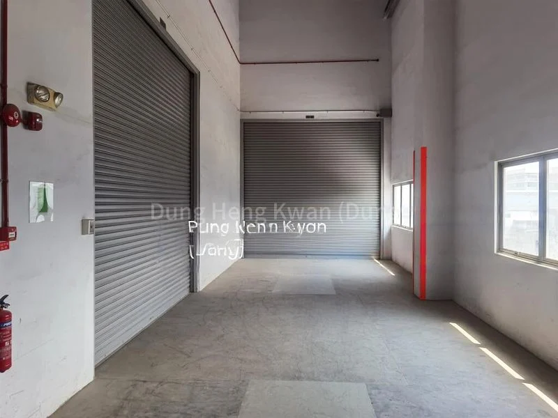 Warehouse for Rent:  40ft Loading Bays | 7m Ceiling | Cargo Lift - Image 1