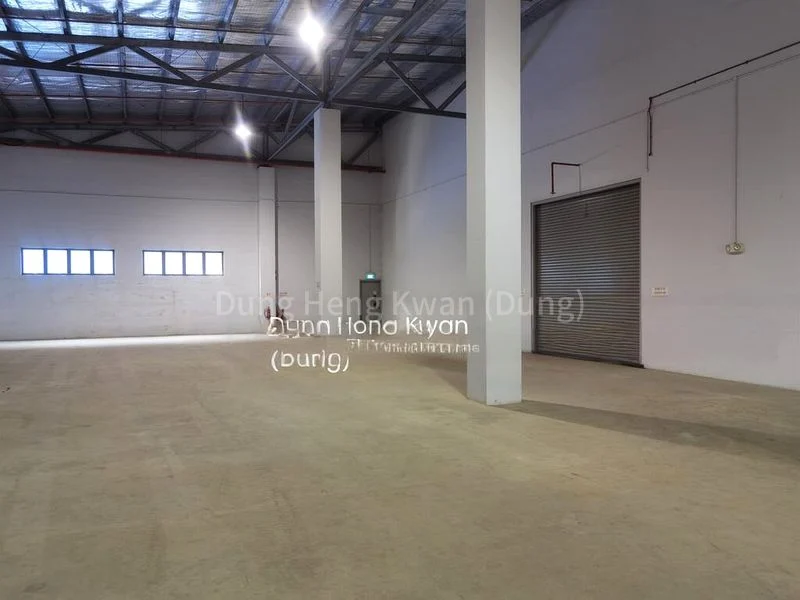 Warehouse for Rent:  40ft Loading Bays | 7m Ceiling | Cargo Lift - Image 3