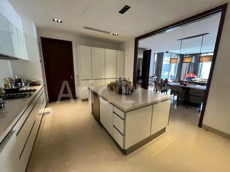 4 Bed Condo for Sale in  Sage - Image 4