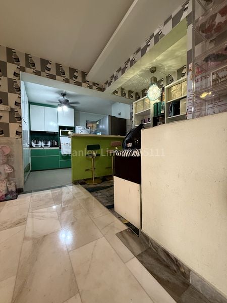 Executive HDB for Sale in  537 Pasir Ris Street 51 - Image 1