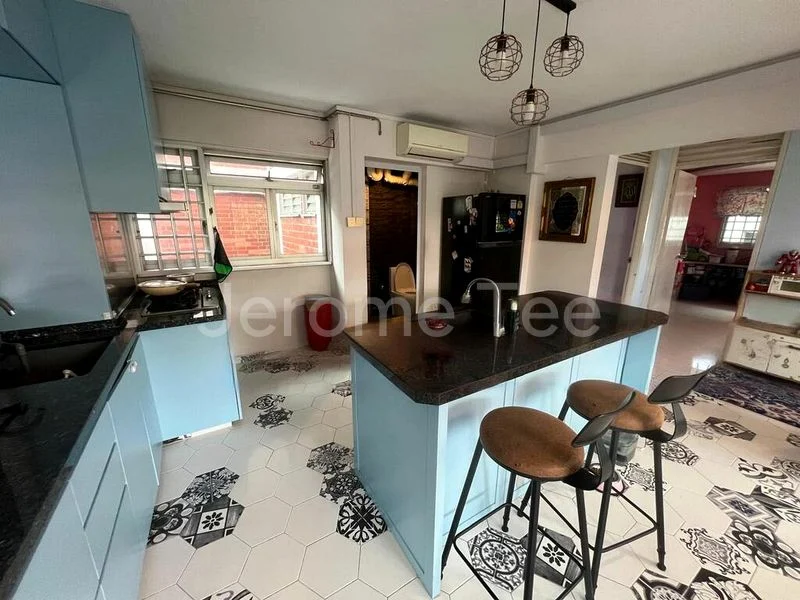 Executive HDB for Sale in  302 Woodlands Street 31 - Image 3