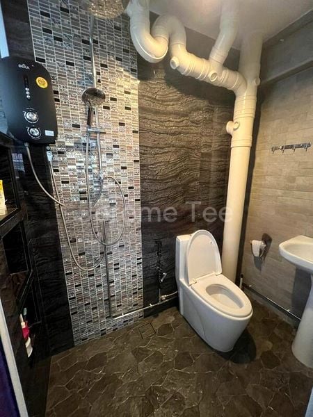 Executive HDB for Sale in  302 Woodlands Street 31 - Image 2