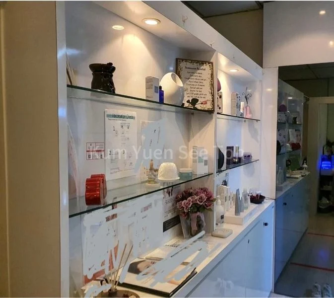 Shop / Shophouse for Sale in Midpoint Orchard - Image 1