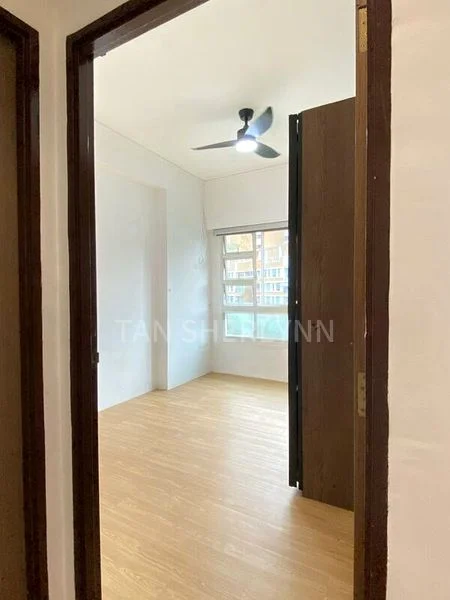 Common Room (HDB) for Rent in  669B Edgefield Plains - Image 6